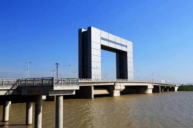 Zhenjiang Diversion channel and water conservancy hub