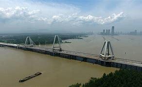 Fanli Avenue No. 10 bridge with leveling, supporting steel plate site