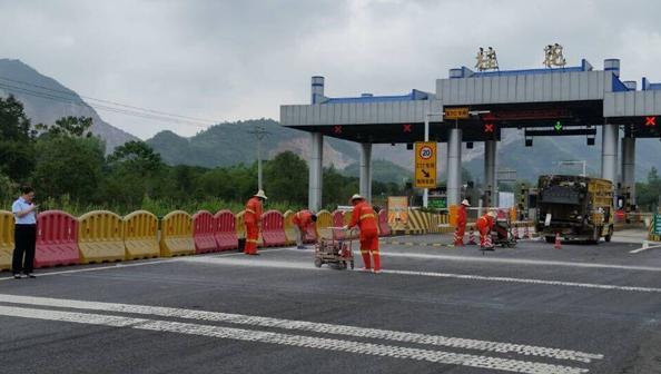 Xiantong Expressway maintenance in Hubei