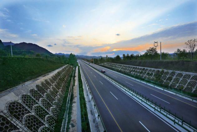 Shiyan-Tianshui expressway in Gansu section